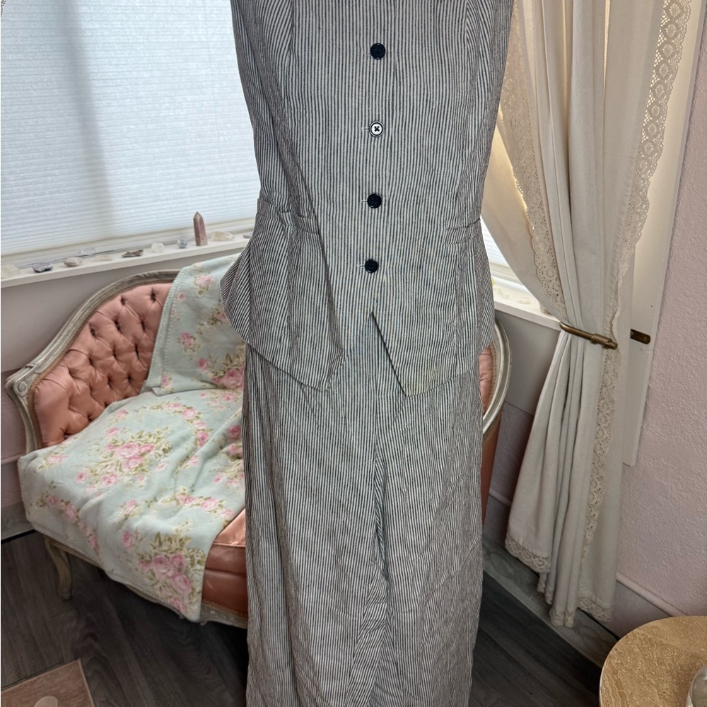 Wide Leg Pinstripe Pantsuit - Gray